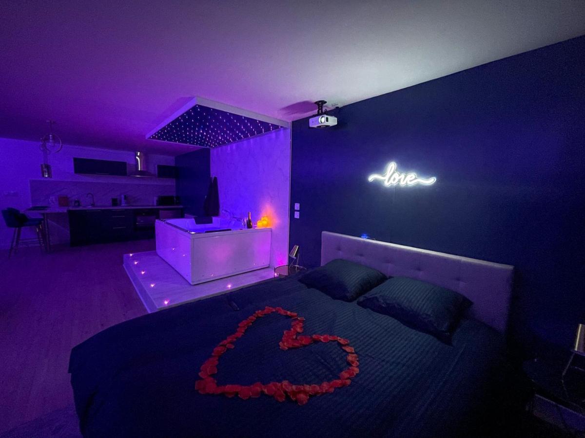 Spa Sous Les Etoiles - Cinema - Netflix - Parking - Gare 阿棉 外观 照片