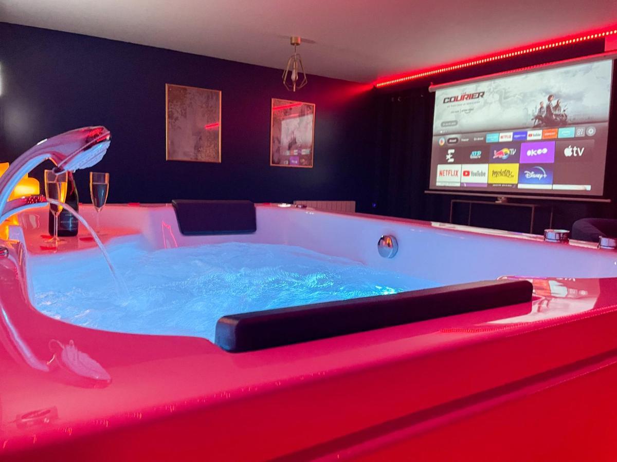 Spa Sous Les Etoiles - Cinema - Netflix - Parking - Gare 阿棉 外观 照片