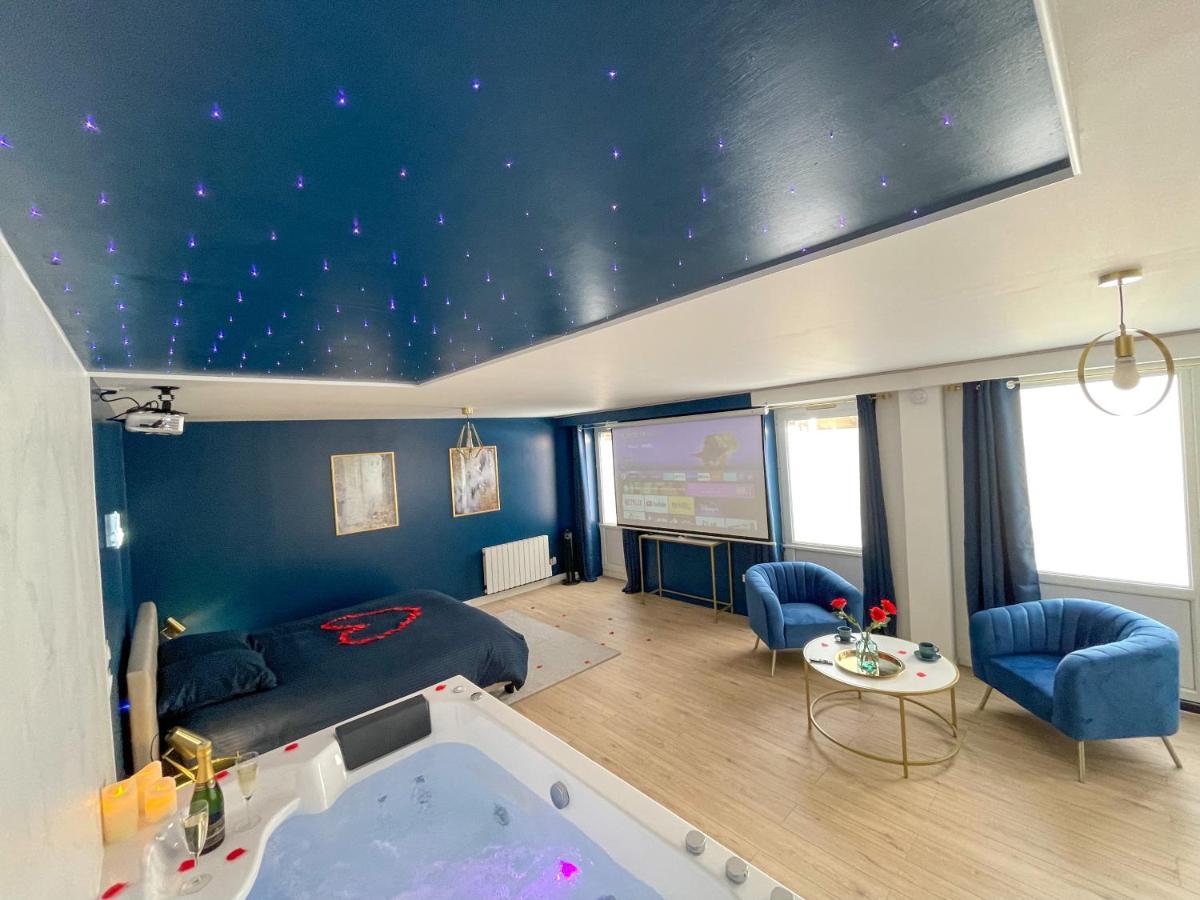 Spa Sous Les Etoiles - Cinema - Netflix - Parking - Gare 阿棉 外观 照片